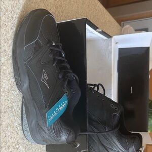 Everlast Memory foam Men's Black Athletic Shoes